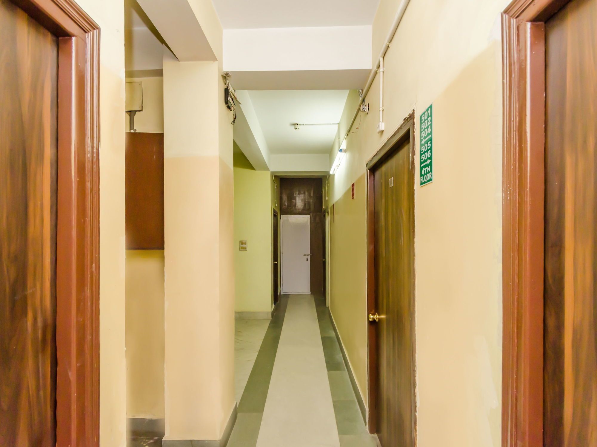 Oyo 8998 Hotel Aayash Liluāh エクステリア 写真