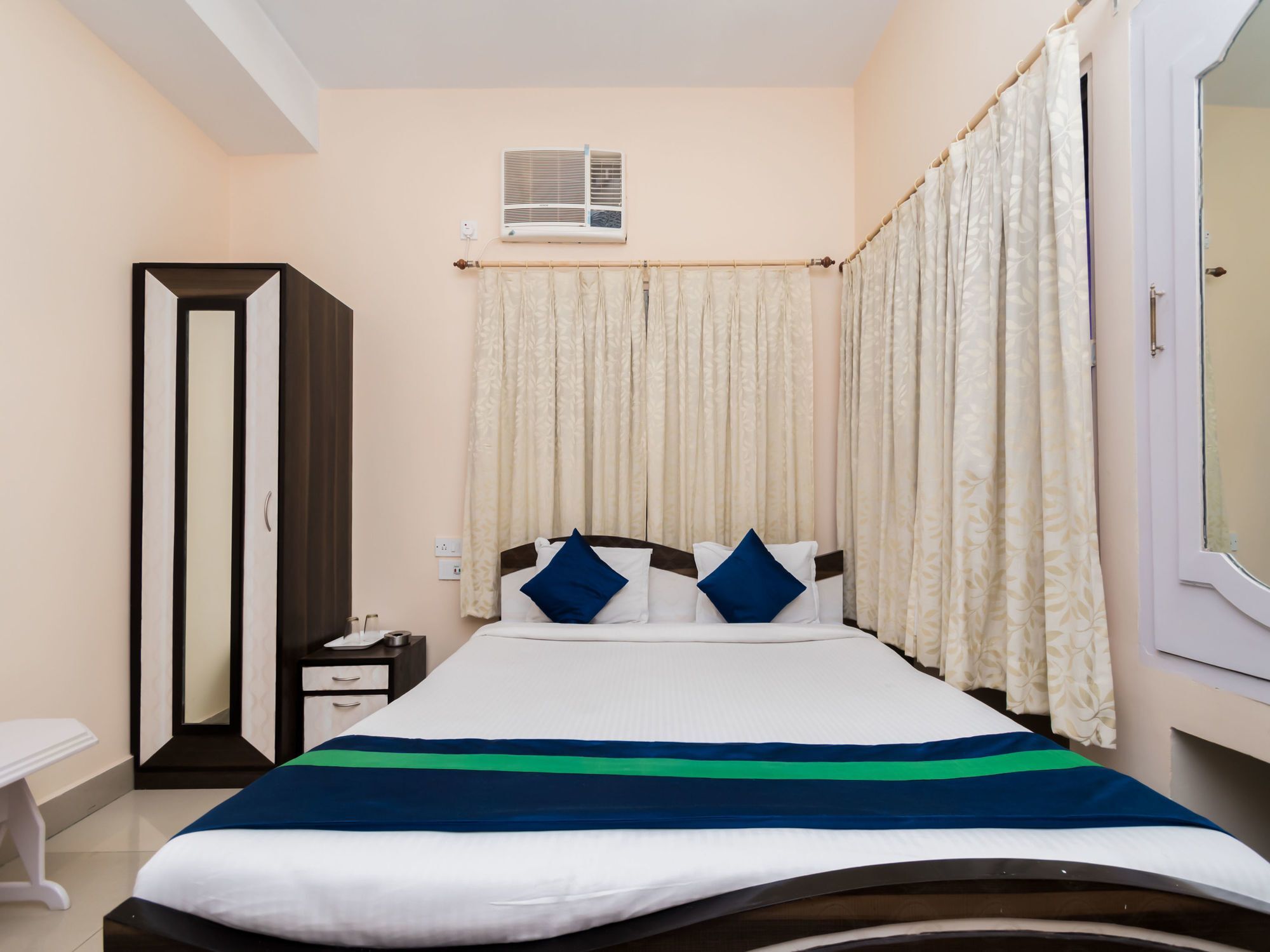 Oyo 8998 Hotel Aayash Liluāh エクステリア 写真
