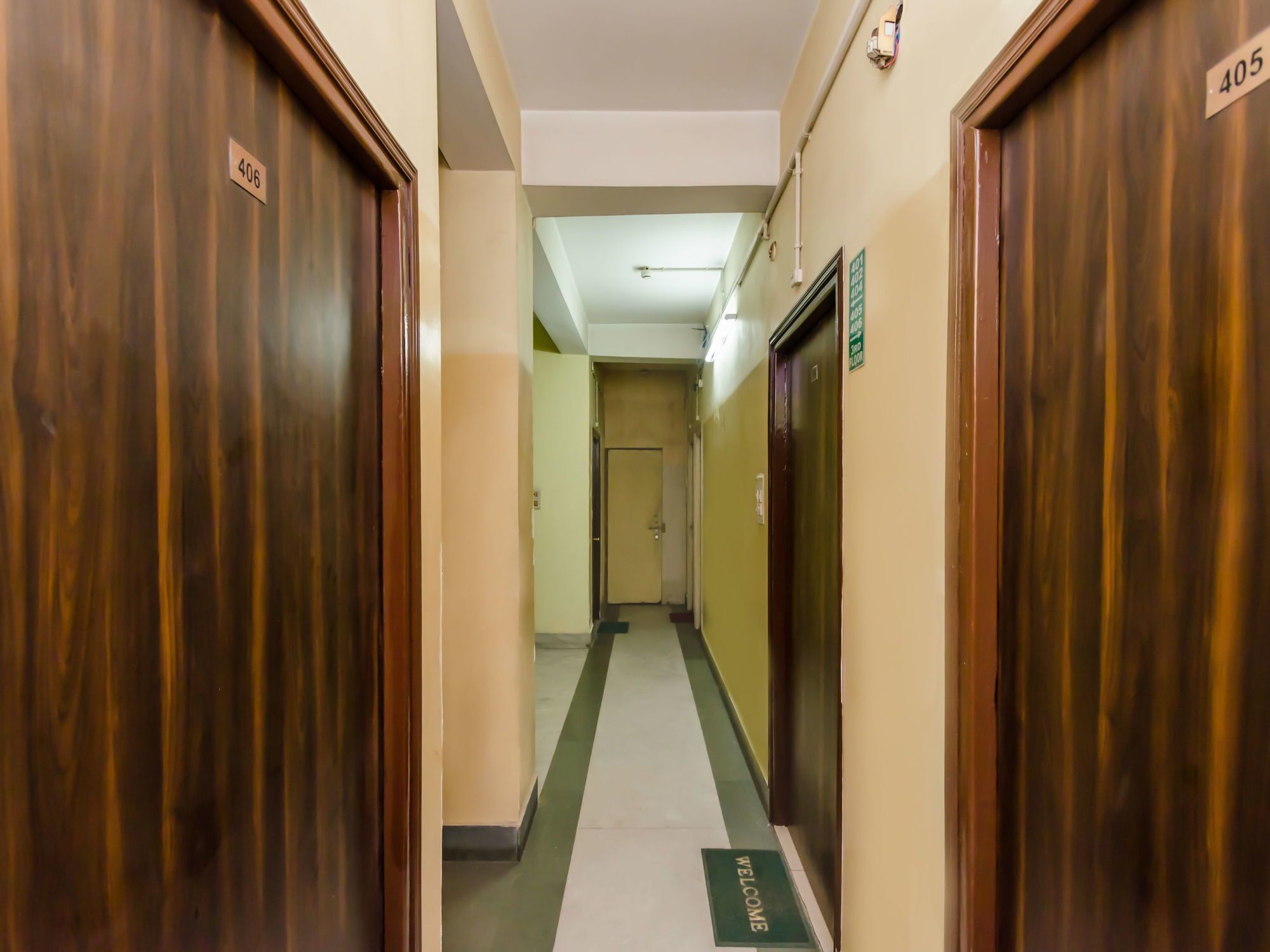 Oyo 8998 Hotel Aayash Liluāh エクステリア 写真
