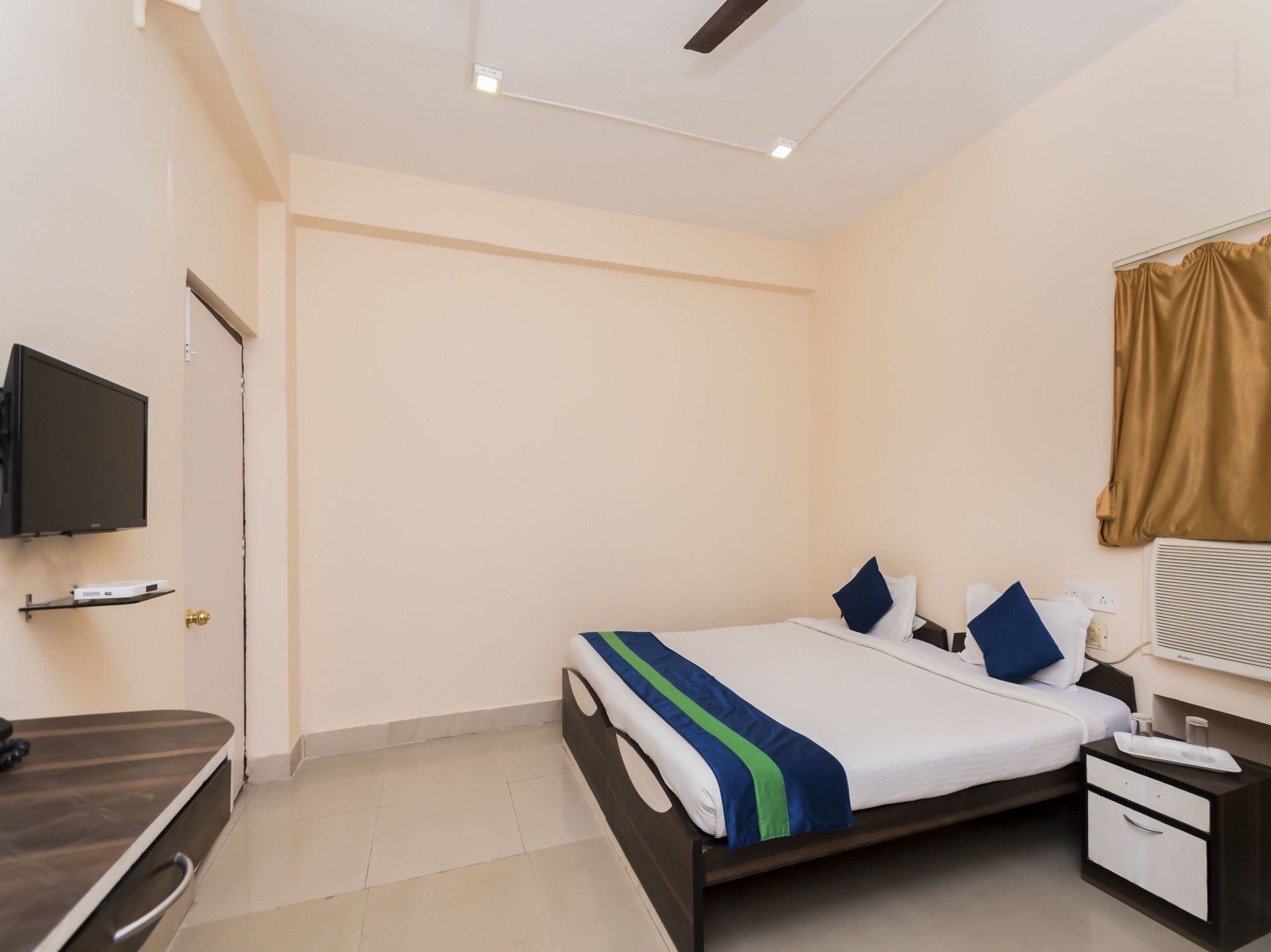 Oyo 8998 Hotel Aayash Liluāh エクステリア 写真